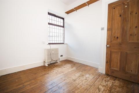 4 Hamer Terrace, Bury, BL9 5PU