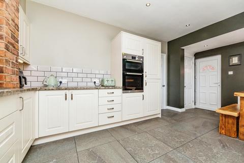 4 Valley Way, Hoyland, Barnsley, S74 9AN