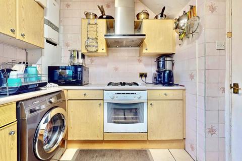 52 Valence Circus, Dagenham, RM8 3LX