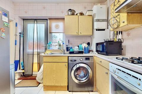 52 Valence Circus, Dagenham, RM8 3LX