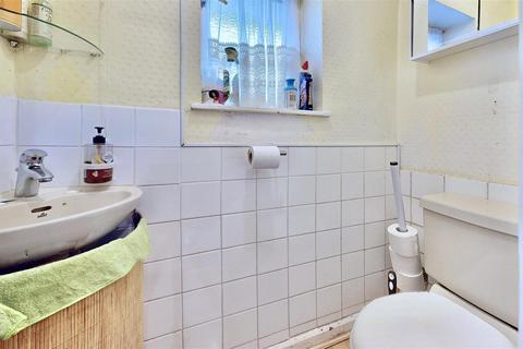 52 Valence Circus, Dagenham, RM8 3LX