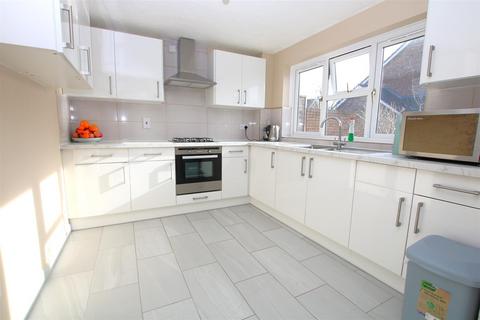 4 bedroom detached house for sale, Crofters Close, East Hunsbury