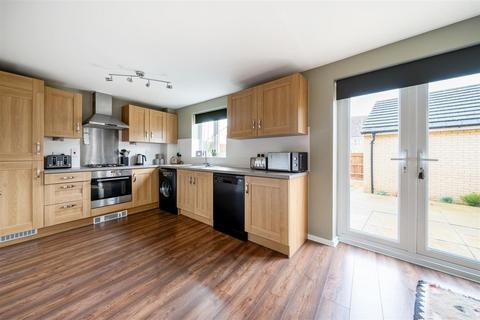 3 bedroom terraced house for sale - Markham Rise, Bedford