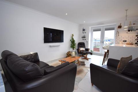 2 bedroom apartment for sale, Riverside Court, Mill Dam, South Shields