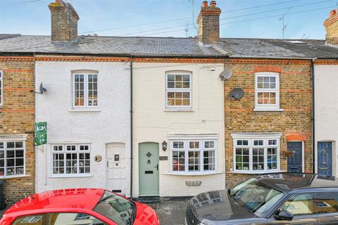 2 bedroom terraced house for sale, Rays Avenue, Windsor