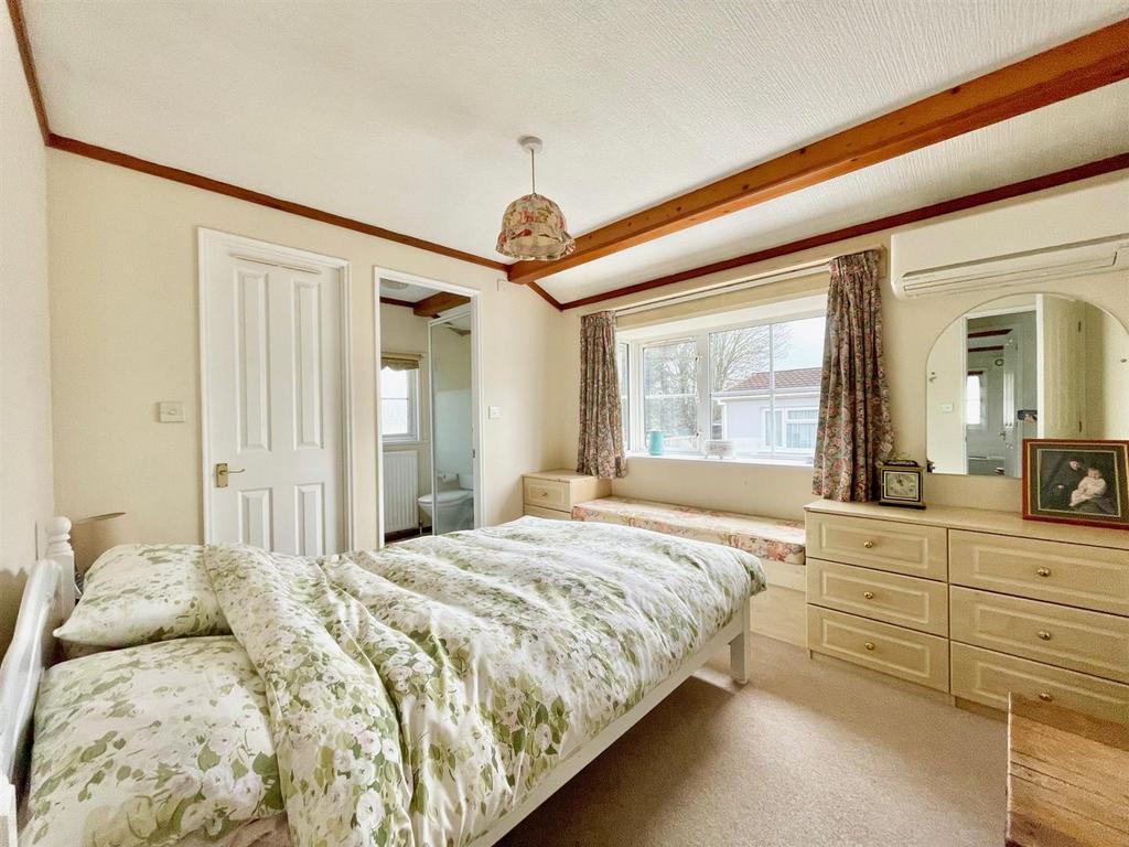 BED1.jpg