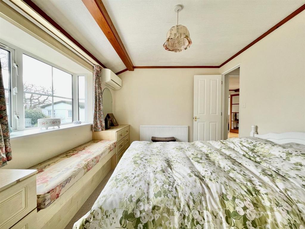 BED1a.jpg