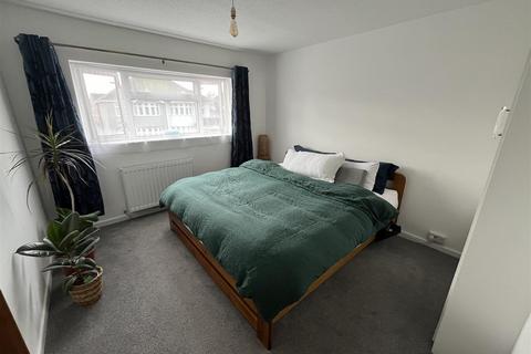 24 Birch Grove, Chippenham, SN15 1DD