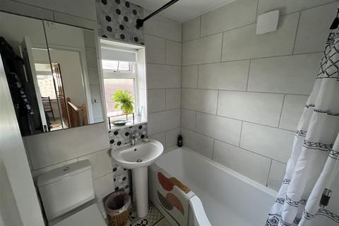24 Birch Grove, Chippenham, SN15 1DD