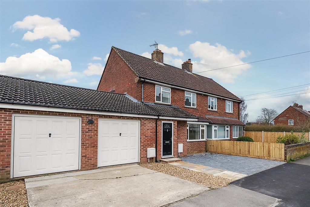 Eastleigh Road, Devizes 3 bed semidetached house for sale £325,000