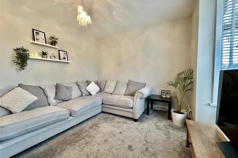 3 bedroom semi-detached house for sale - Westfield Lane, Kippax, Leeds