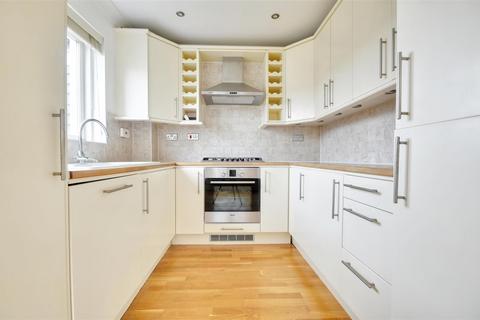 2 bedroom house for sale, Western Barn Close, Rye