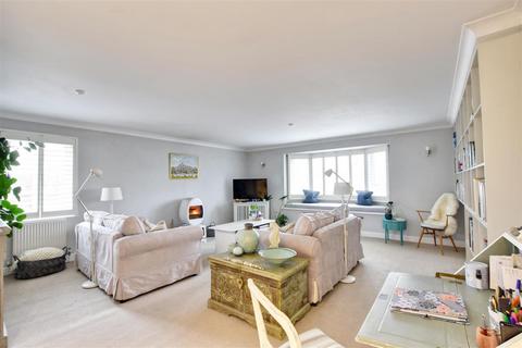 4 bedroom semi-detached house for sale, Rye Harbour
