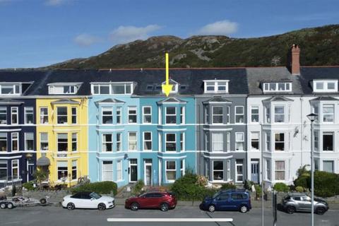 1 bedroom apartment to rent - Marine Parade, Barmouth