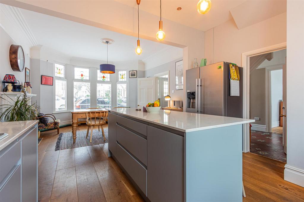 Blenheim Road, Cardiff CF23 5 bed detached house for sale £650,000