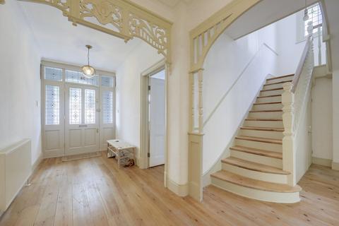 38 Bellingham Road, London, SE6 2PT