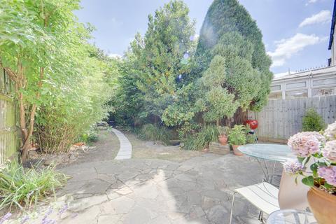 38 Bellingham Road, London, SE6 2PT