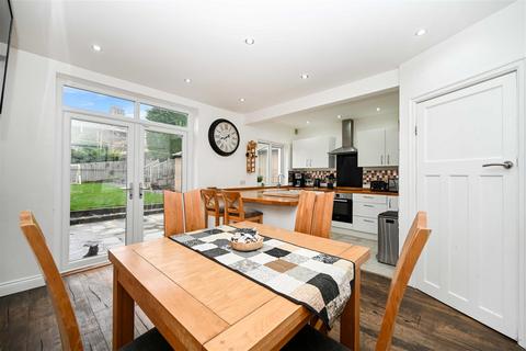 35 Carr Lane, Rawdon, Leeds, LS19 6PD