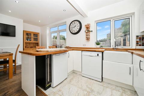 35 Carr Lane, Rawdon, Leeds, LS19 6PD