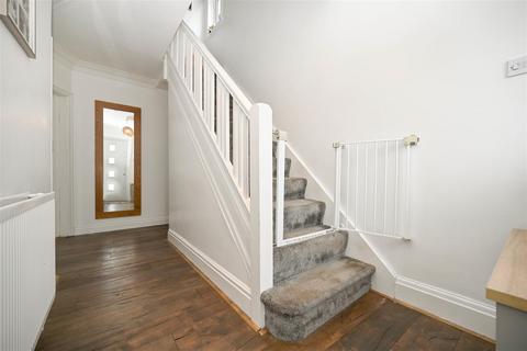 35 Carr Lane, Rawdon, Leeds, LS19 6PD