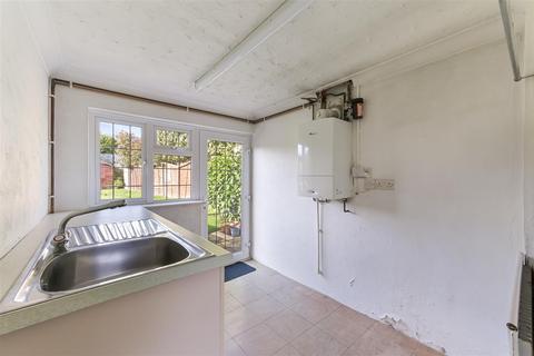 45 Yewlands Close, Banstead, SM7 3DB