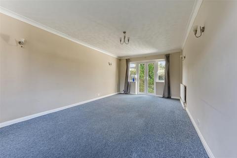 45 Yewlands Close, Banstead, SM7 3DB