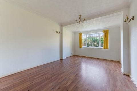 45 Yewlands Close, Banstead, SM7 3DB
