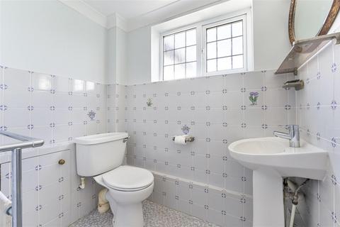 45 Yewlands Close, Banstead, SM7 3DB