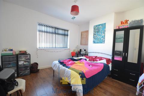 4 bedroom semi-detached house to rent - Milner Road, Selly Oak, Birmingham B29