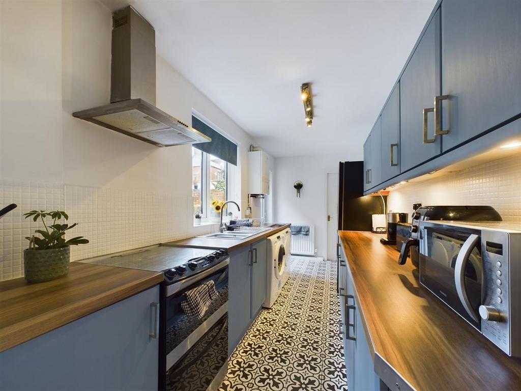 Kitchen 1.jpg