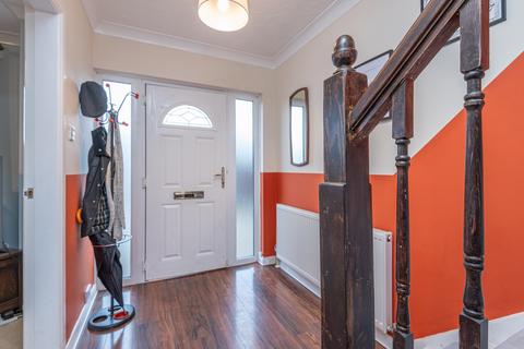 14 Maple Grove, Gomersal, Cleckheaton, BD19 4SR