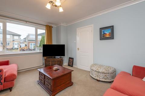 14 Maple Grove, Gomersal, Cleckheaton, BD19 4SR
