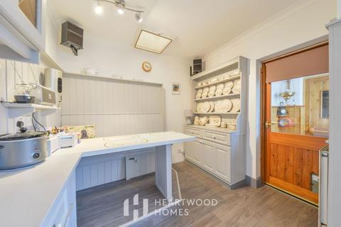 32 Elm Drive, St Albans, AL4 0EG