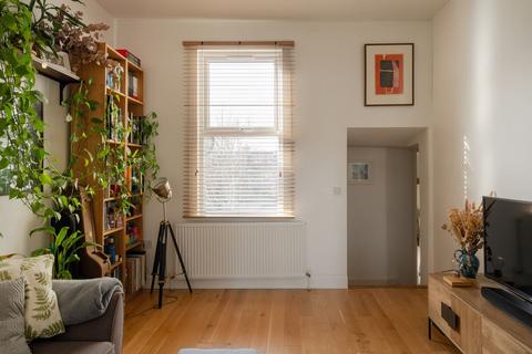 2 bedroom apartment for sale - 11 Bulwer Road, London E11