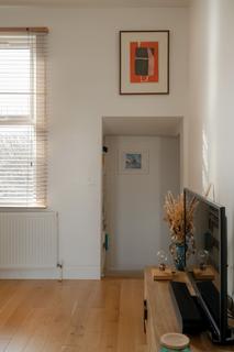 2 bedroom apartment for sale - 11 Bulwer Road, London E11