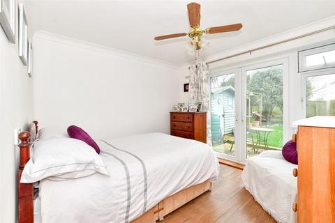 25 Brockman Crescent, Dymchurch, Romney Marsh, TN29 0TZ