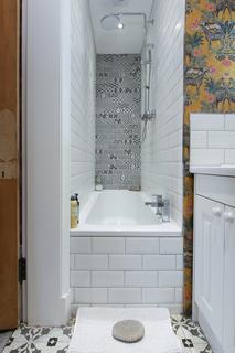 Flat 2f1, 7 Hillside Crescent, Edinburgh, EH7 5DY