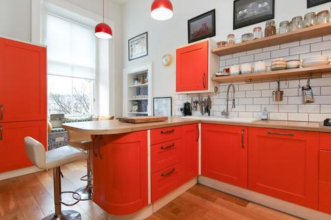 Flat 2f1, 7 Hillside Crescent, Edinburgh, EH7 5DY