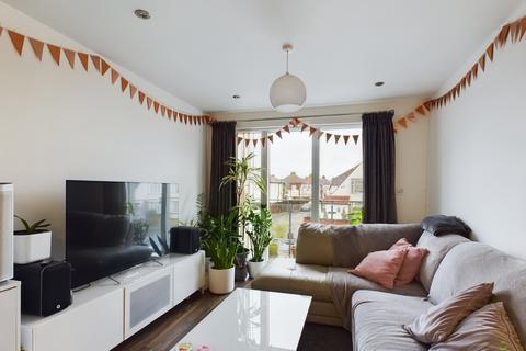 2 bedroom flat for sale, Bowyer Court, Pickford Lane