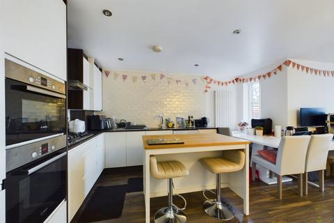 2 bedroom flat for sale, Bowyer Court, Pickford Lane