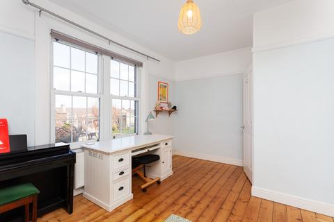 23 Joppa Grove, Edinburgh, EH15 2HX