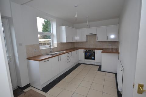 3 bedroom terraced house to rent - 8th Avenue, Hull HU6