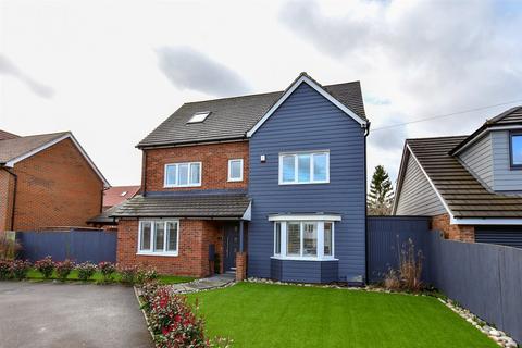 5 bedroom detached house for sale, Main Road, Longfield, Kent