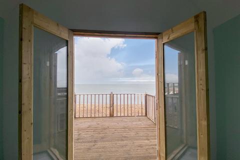 Chalet for sale - East Quay Whitstable Harbour, Whitstable, Kent