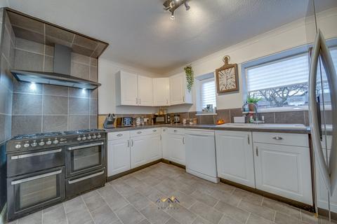 35 Halsall Drive, Sheffield, S9 4JE