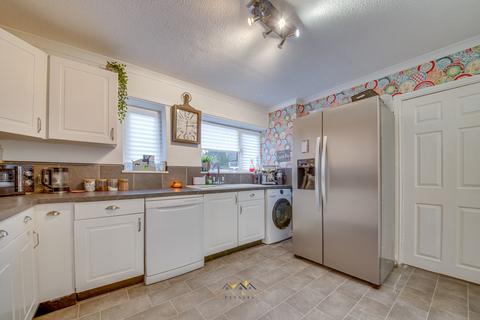 35 Halsall Drive, Sheffield, S9 4JE