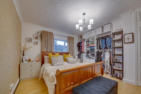 35 Halsall Drive, Sheffield, S9 4JE