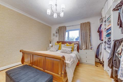 35 Halsall Drive, Sheffield, S9 4JE