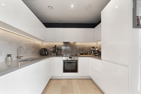 1 bedroom apartment to rent, Pendant Court, Royal Wharf, London, E16