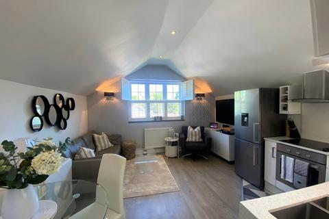 2 bedroom maisonette to rent, Barnway, Englefield Green, Egham, TW20